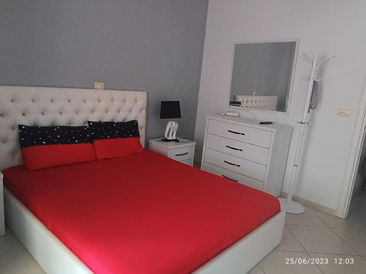 Marinela Apartment Sarandë Buitenkant foto