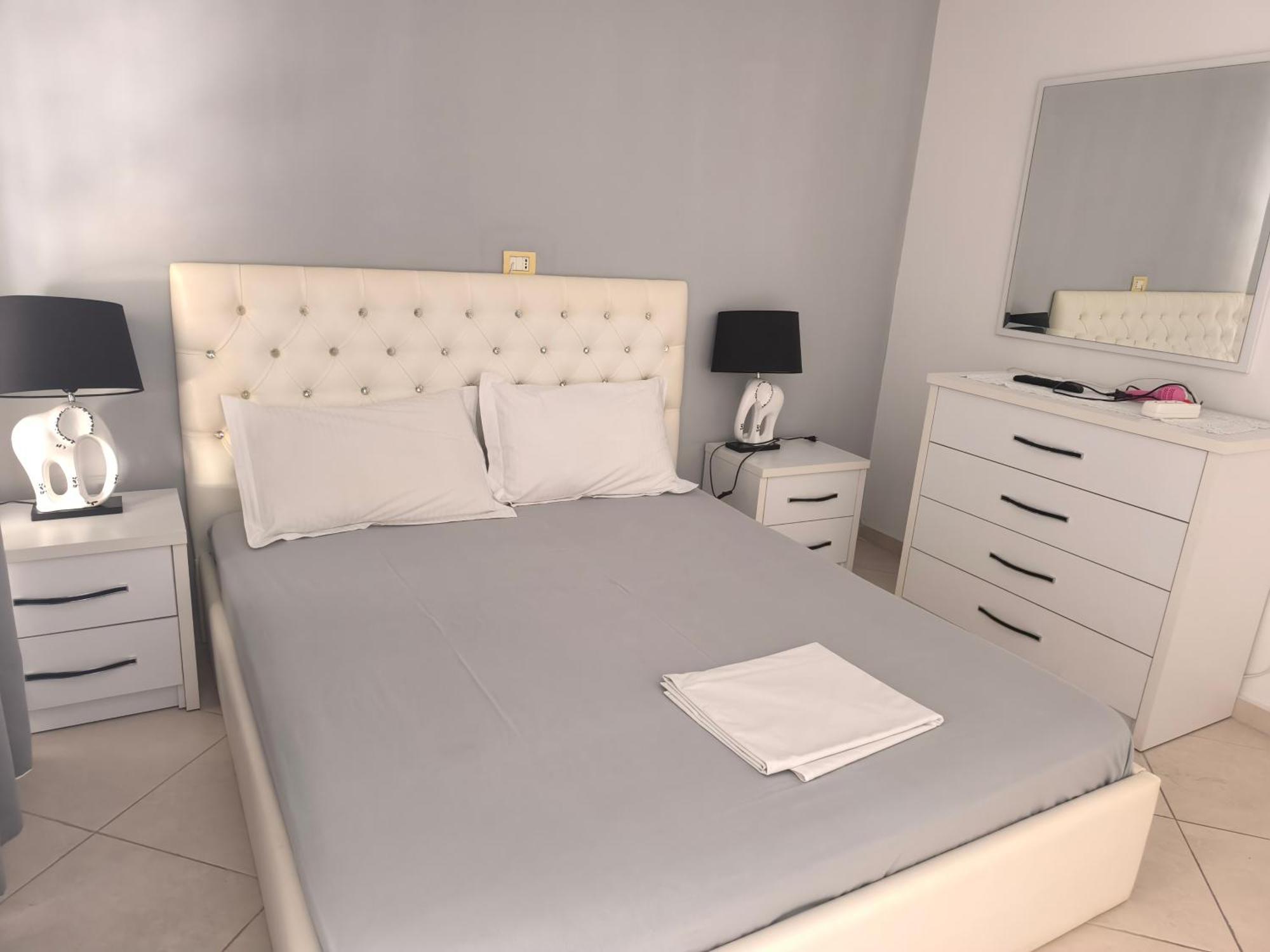 Marinela Apartment Sarandë Buitenkant foto